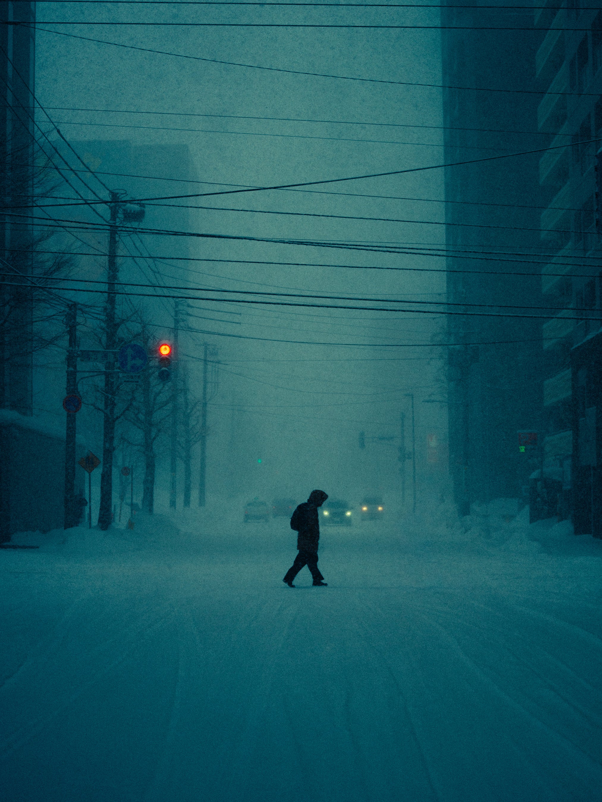 Documentary winter photo edited with 7th.era film-look Lightroom preset