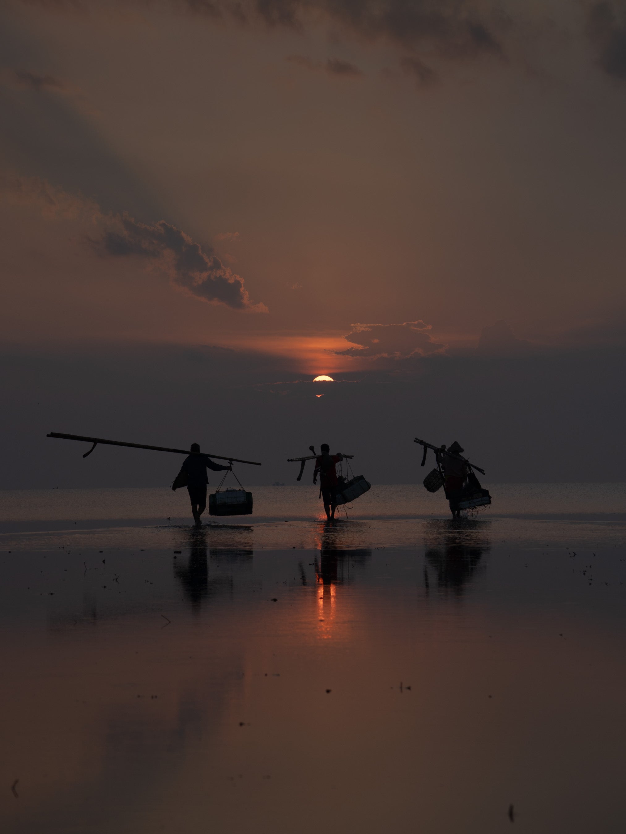 Golden hour landscape — original unedited RAW before Lightroom preset